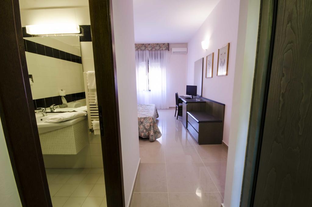 Hotel Torre Del Sole Tarquinia Exteriér fotografie