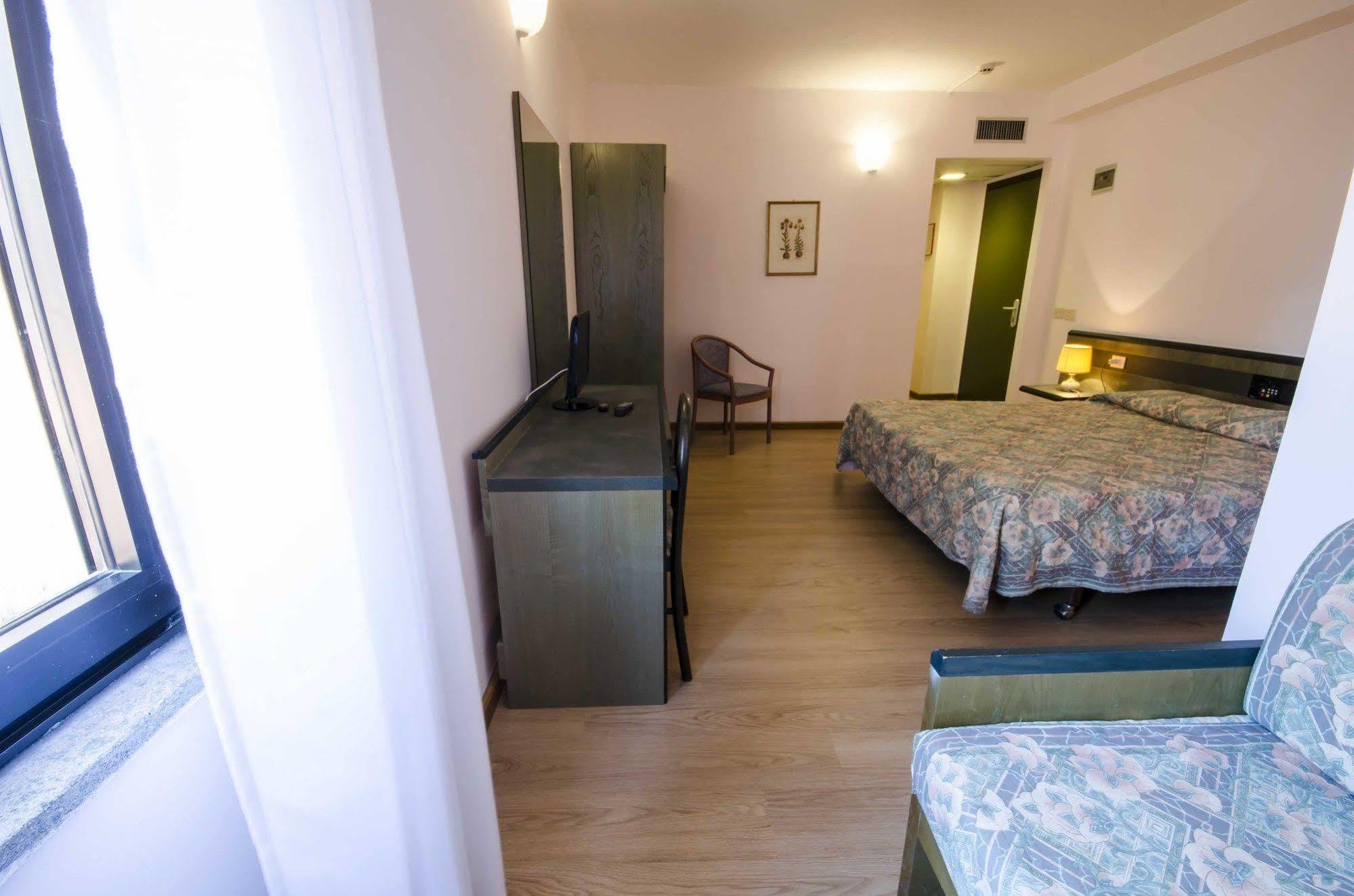 Hotel Torre Del Sole Tarquinia Exteriér fotografie